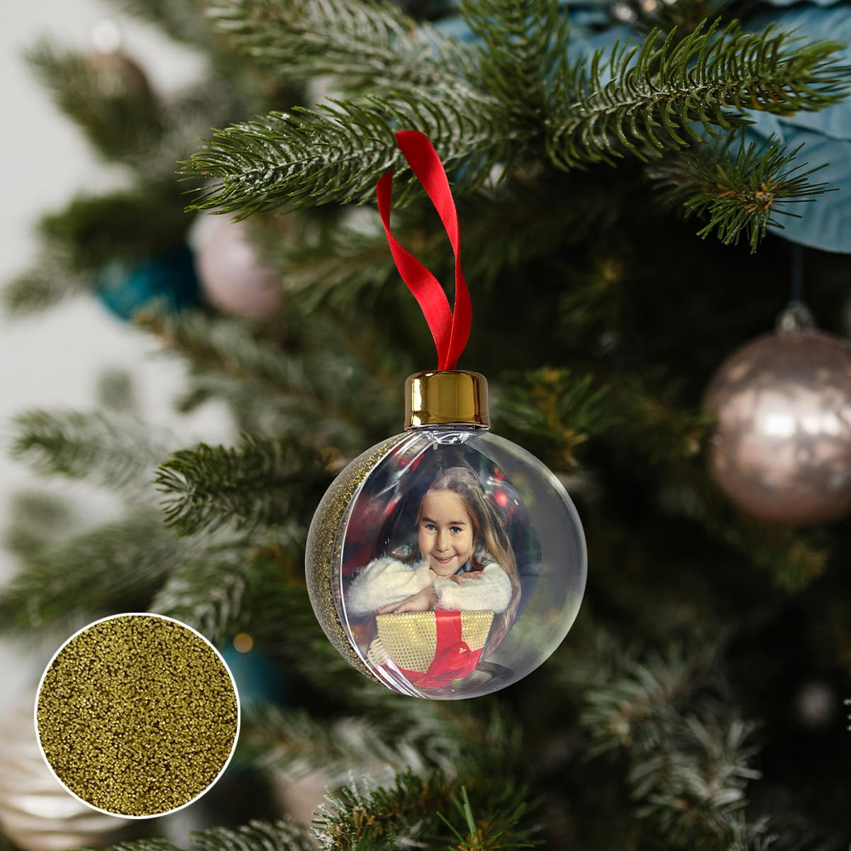 Glitter_bauble_Gold_Close_Up_