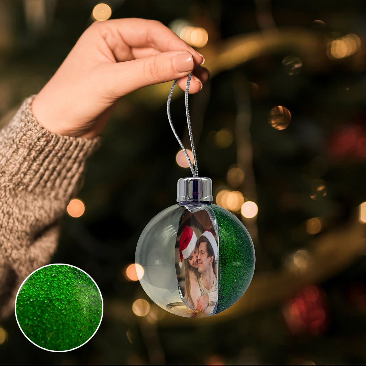 Glitter_bauble_Green_Close_Up_