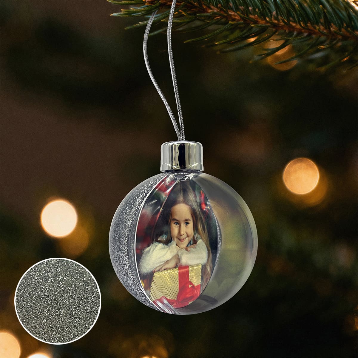 Glitter_bauble_Silver_Close_Up_