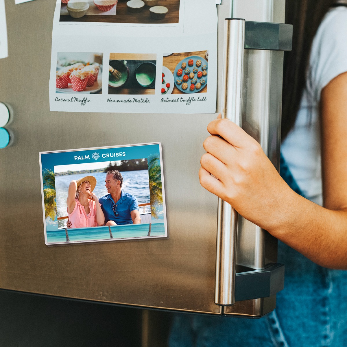 CCF34-WE-CM_Cruise_Fridge_LR_